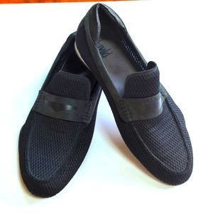 Donald J Pliner, black mesh loafer. 10.5